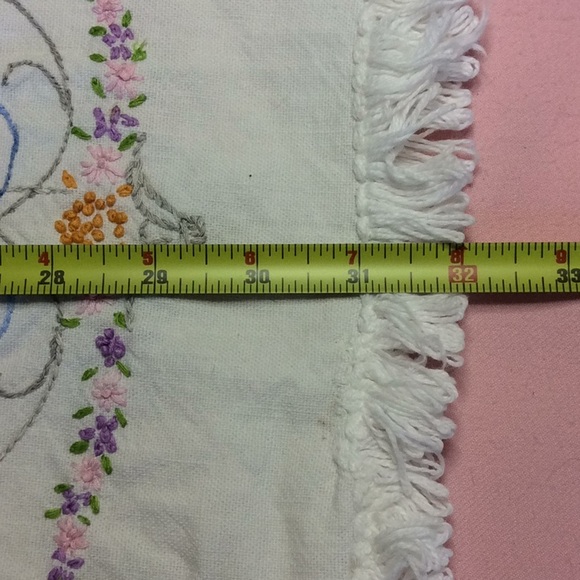 FINAL SALE PRICE 2 Vintage Table Runners + Sm. Spring Pillow - Picture 9 of 11